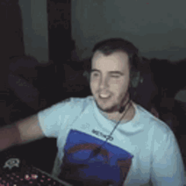 Sima Eszter Csenge gif